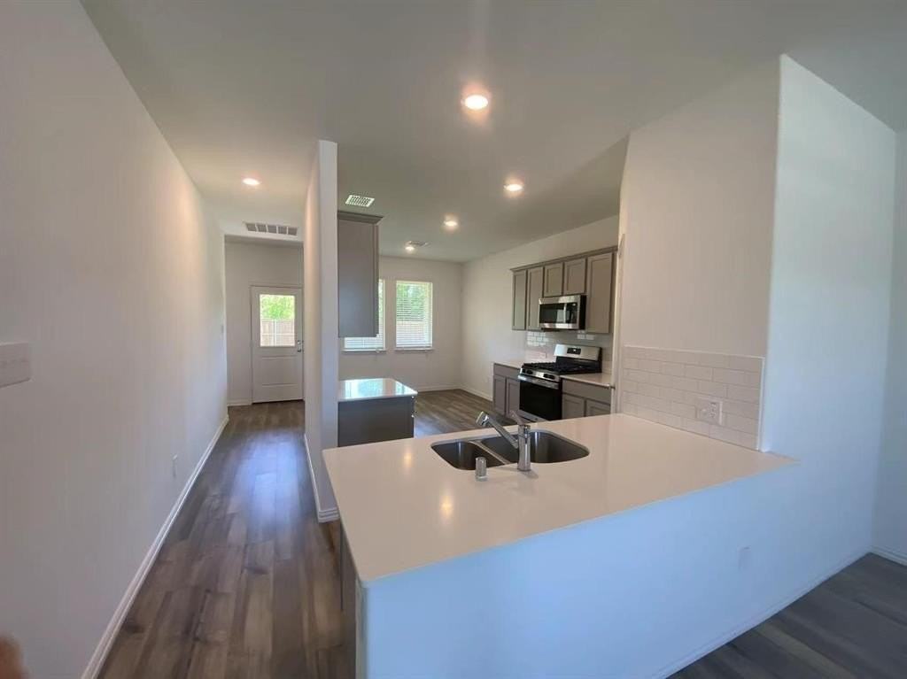 5452 Montrose Dr - Photo 2 of 16