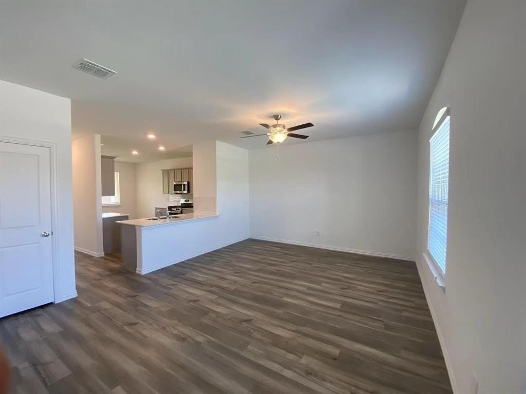 5452 Montrose Dr - Photo 6 of 16