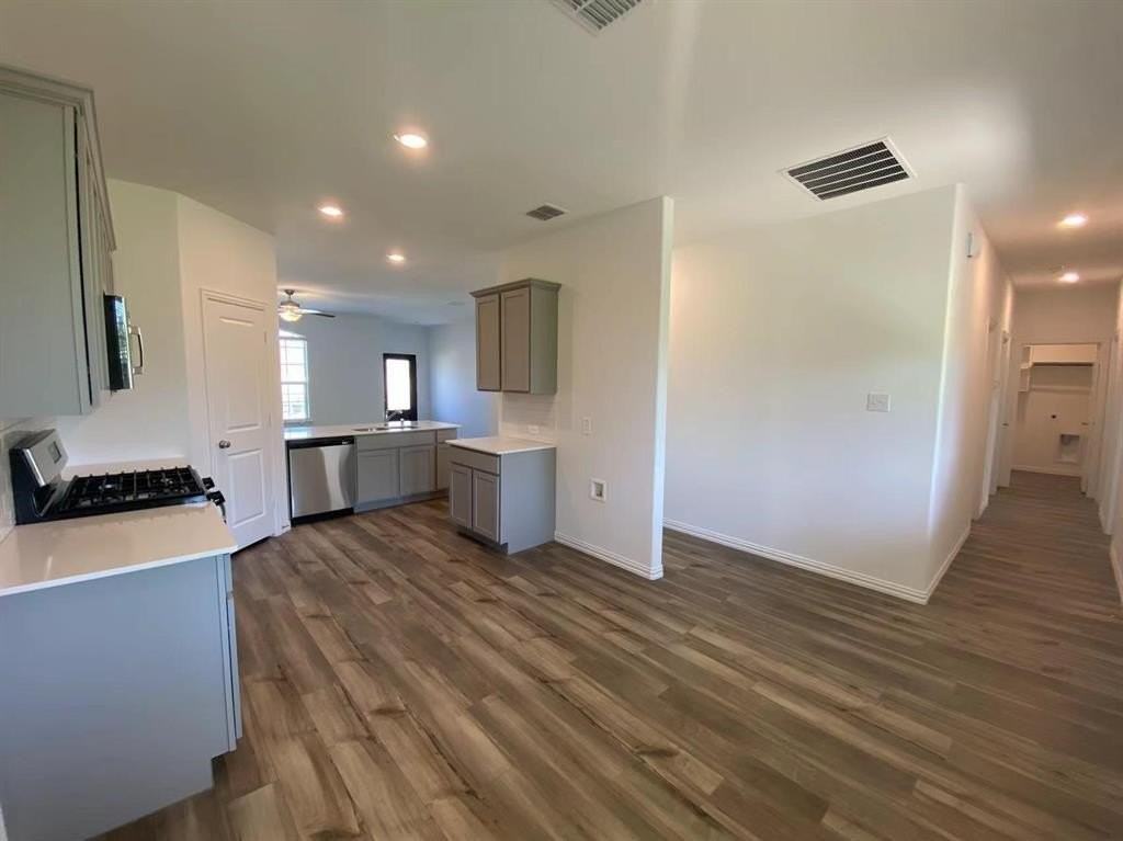5452 Montrose Dr - Photo 7 of 16