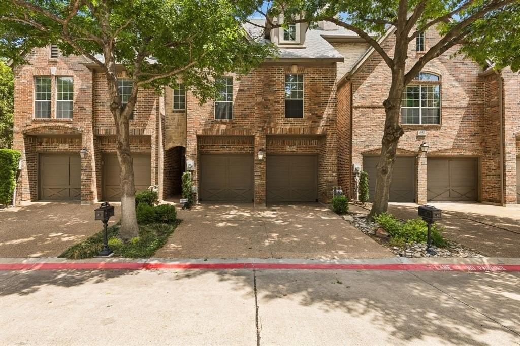 4147 Towne Green Cir - Photo 3 of 37