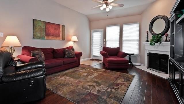 10137 Sanden Dr - Photo 4 of 23