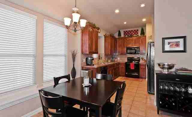 10137 Sanden Dr - Photo 6 of 23