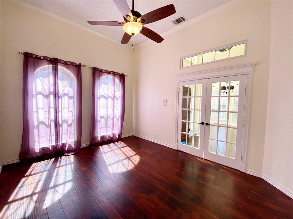 5507 Stonehenge Dr - Photo 4 of 20