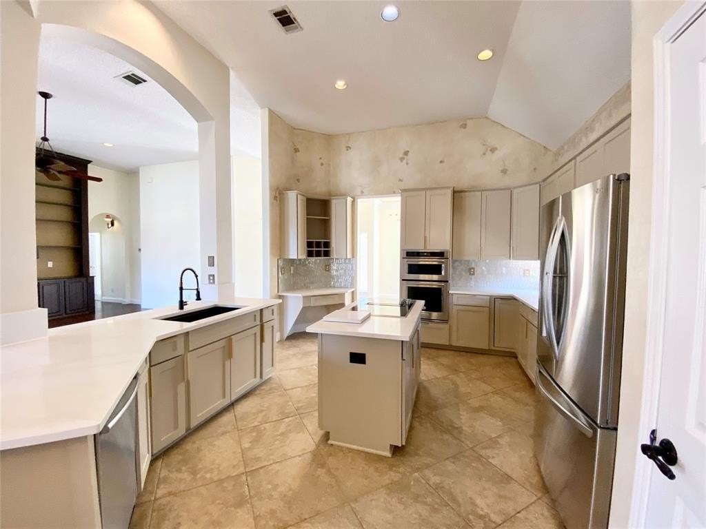 5507 Stonehenge Dr - Photo 7 of 20