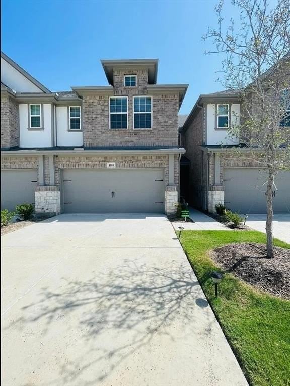1009 Emil Pl - Photo 2 of 31