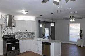4310 Pineridge Dr - Photo 2 of 10