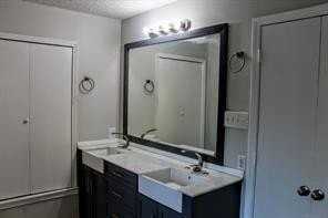 4310 Pineridge Dr - Photo 6 of 10