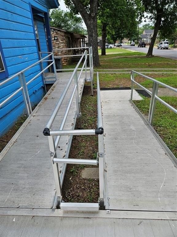 2642 Anderson St - Photo 4 of 20