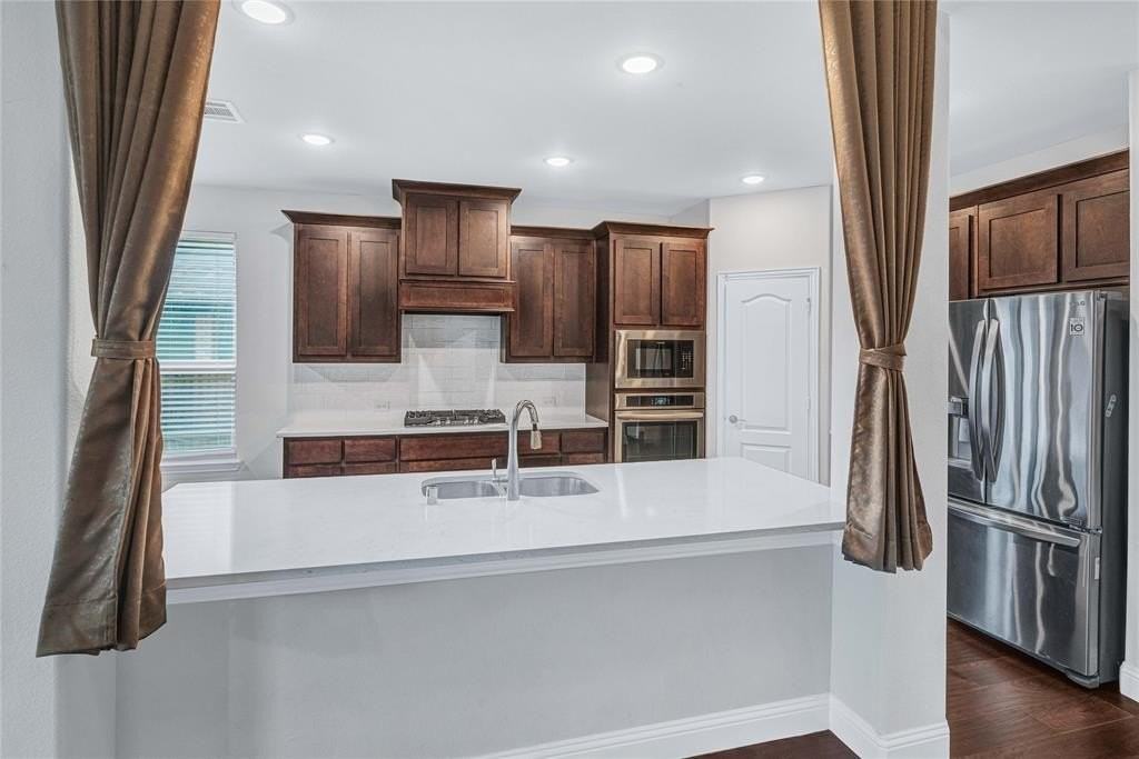 1228 Arrowwood Dr - Photo 6 of 29