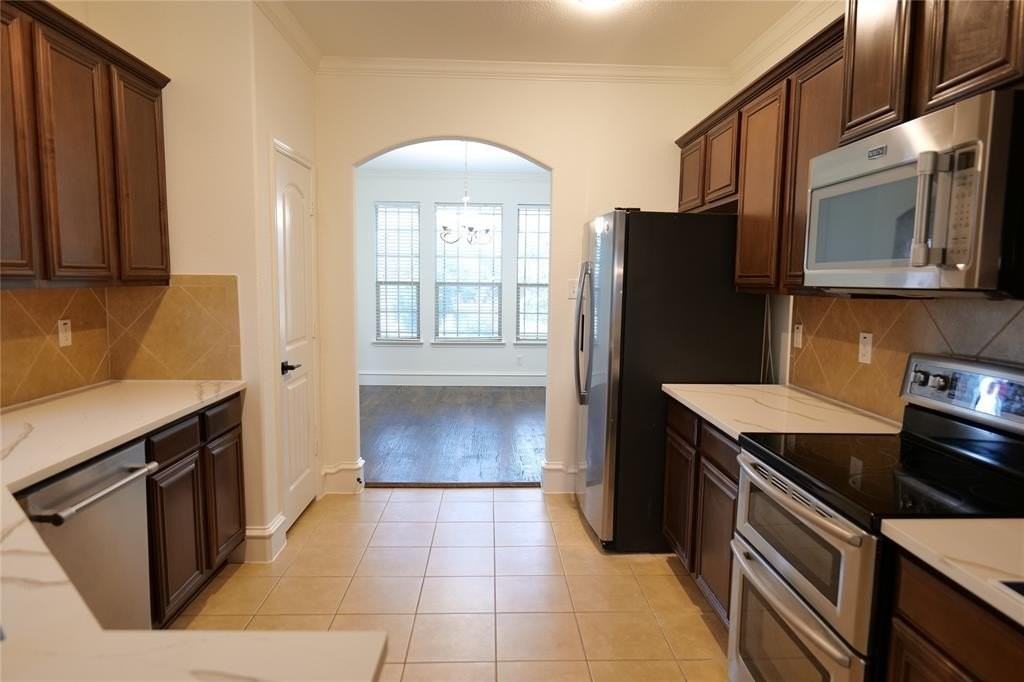 133 Meadow Crest Dr - Photo 4 of 16
