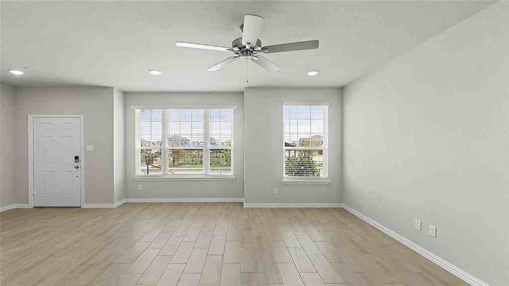 1205 Morgan Dr - Photo 6 of 20