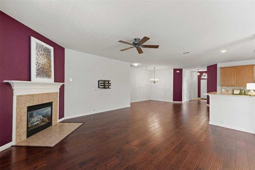 2608 Travis Dr - Photo 6 of 34