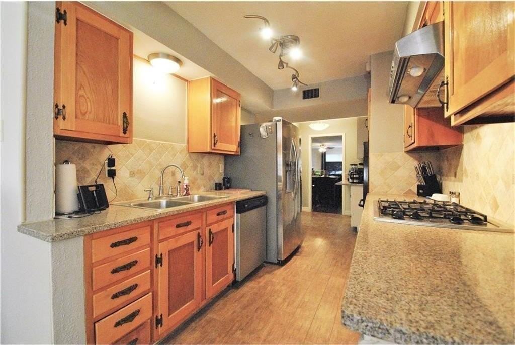 508 Worcester Way - Photo 4 of 19