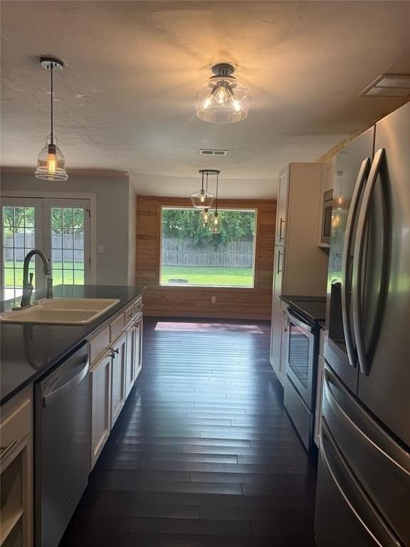 5805 Crestwood Cir W - Photo 3 of 7