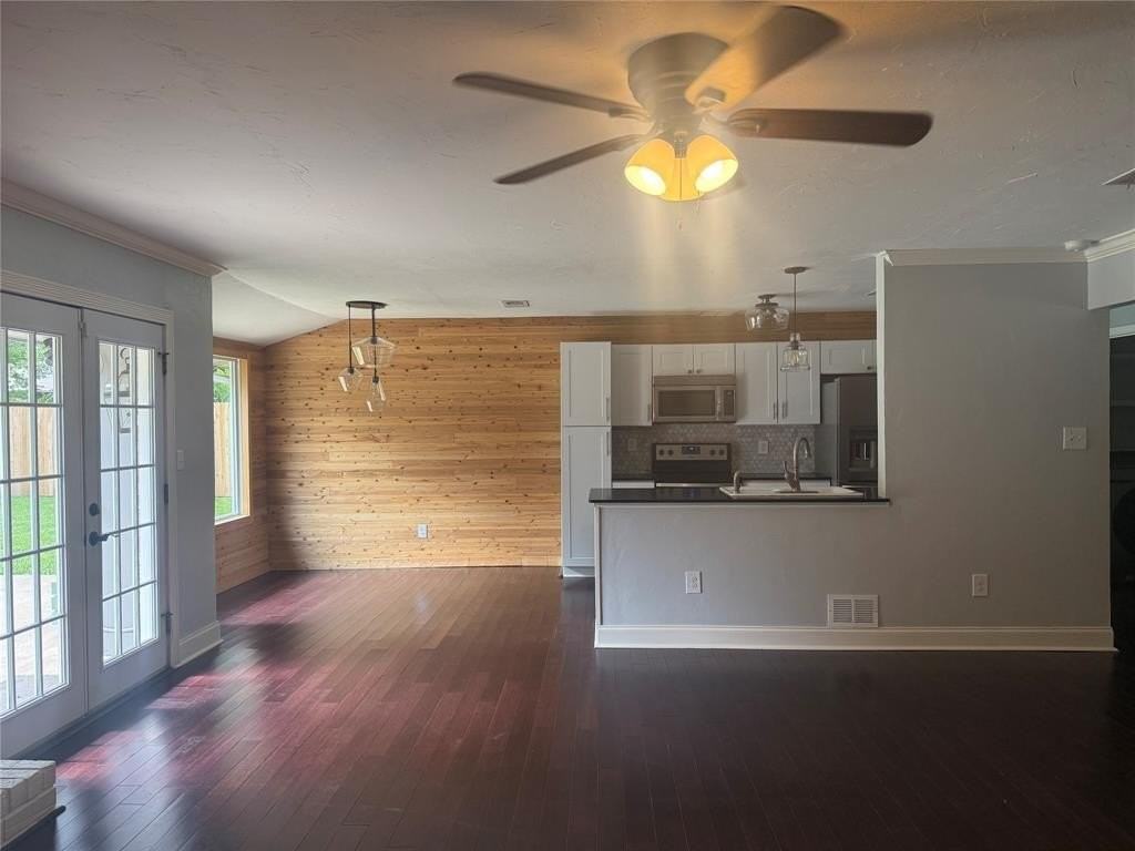 5805 Crestwood Cir W - Photo 4 of 7