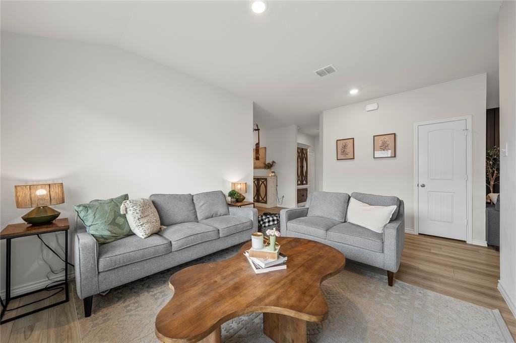 5717 Berkley Heights Dr - Photo 3 of 23