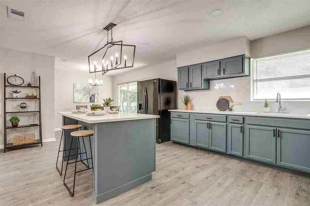 1909 Balla Way - Photo 2 of 35