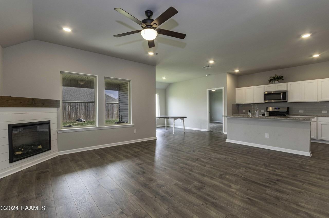 102 Border Ct - Photo 3 of 16