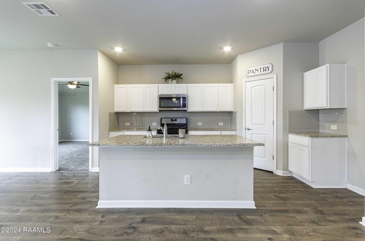 102 Border Ct - Photo 5 of 16