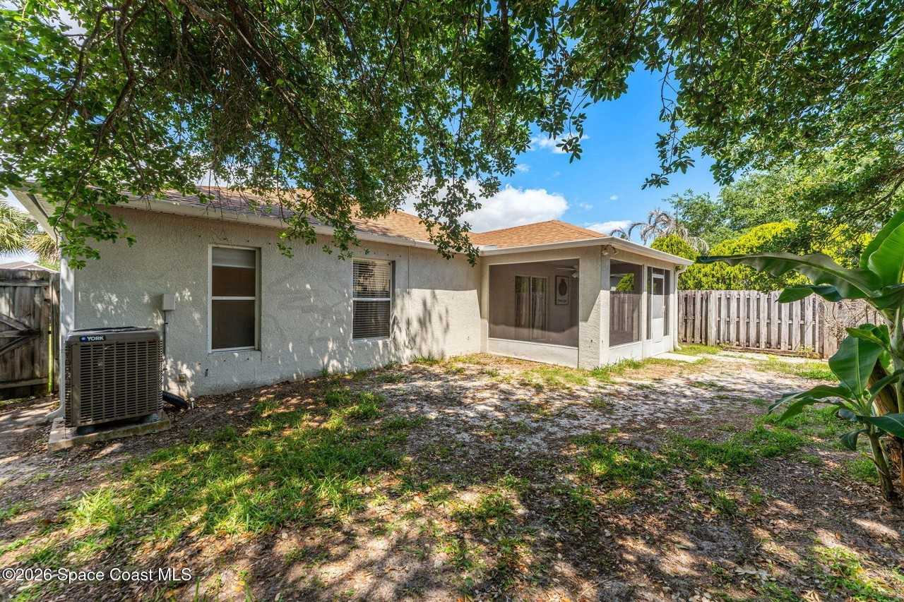 4211 Swanna Dr - Photo 5 of 44