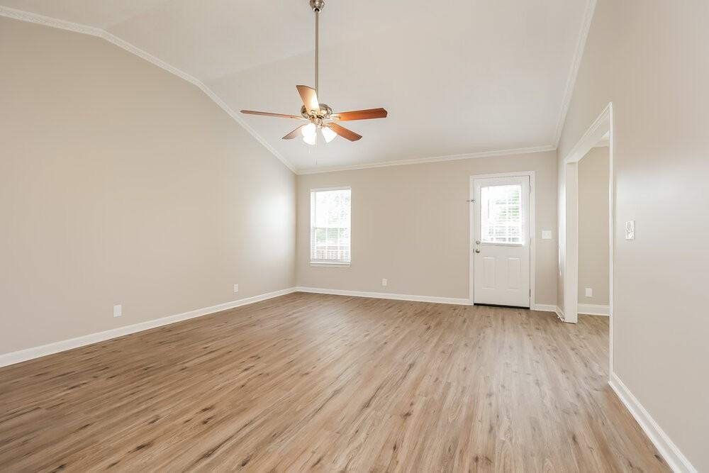 1195 Saint Andrews Dr - Photo 4 of 19