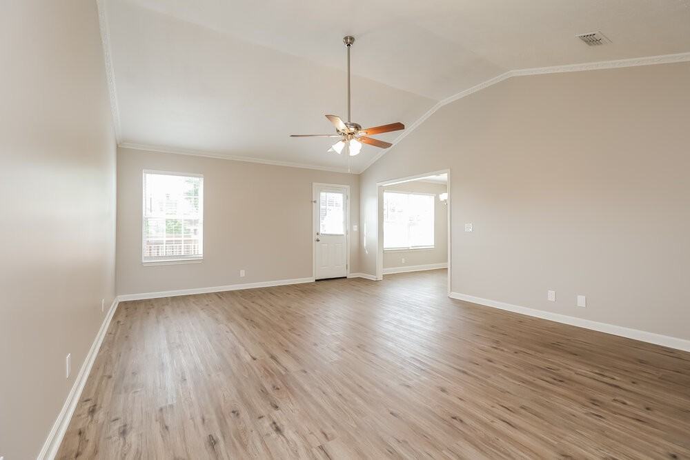 1195 Saint Andrews Dr - Photo 5 of 19