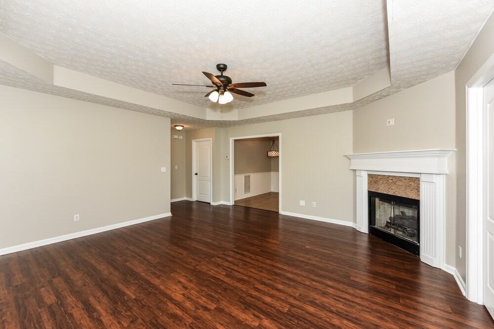 2403 Sawmill St - Photo 3 of 16