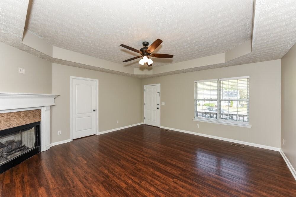 2403 Sawmill St - Photo 4 of 16