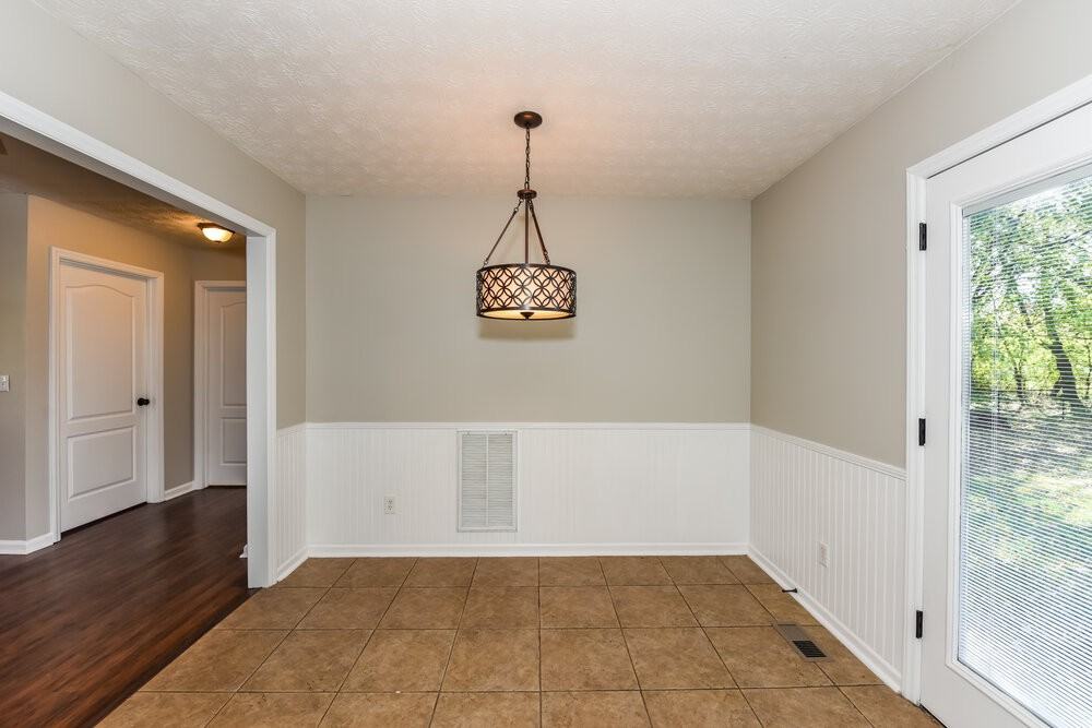 2403 Sawmill St - Photo 5 of 16