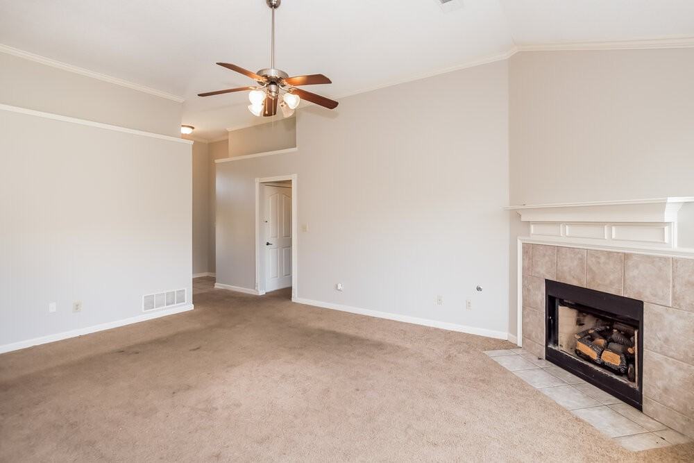 6254 Ravenwood Park N - Photo 3 of 15