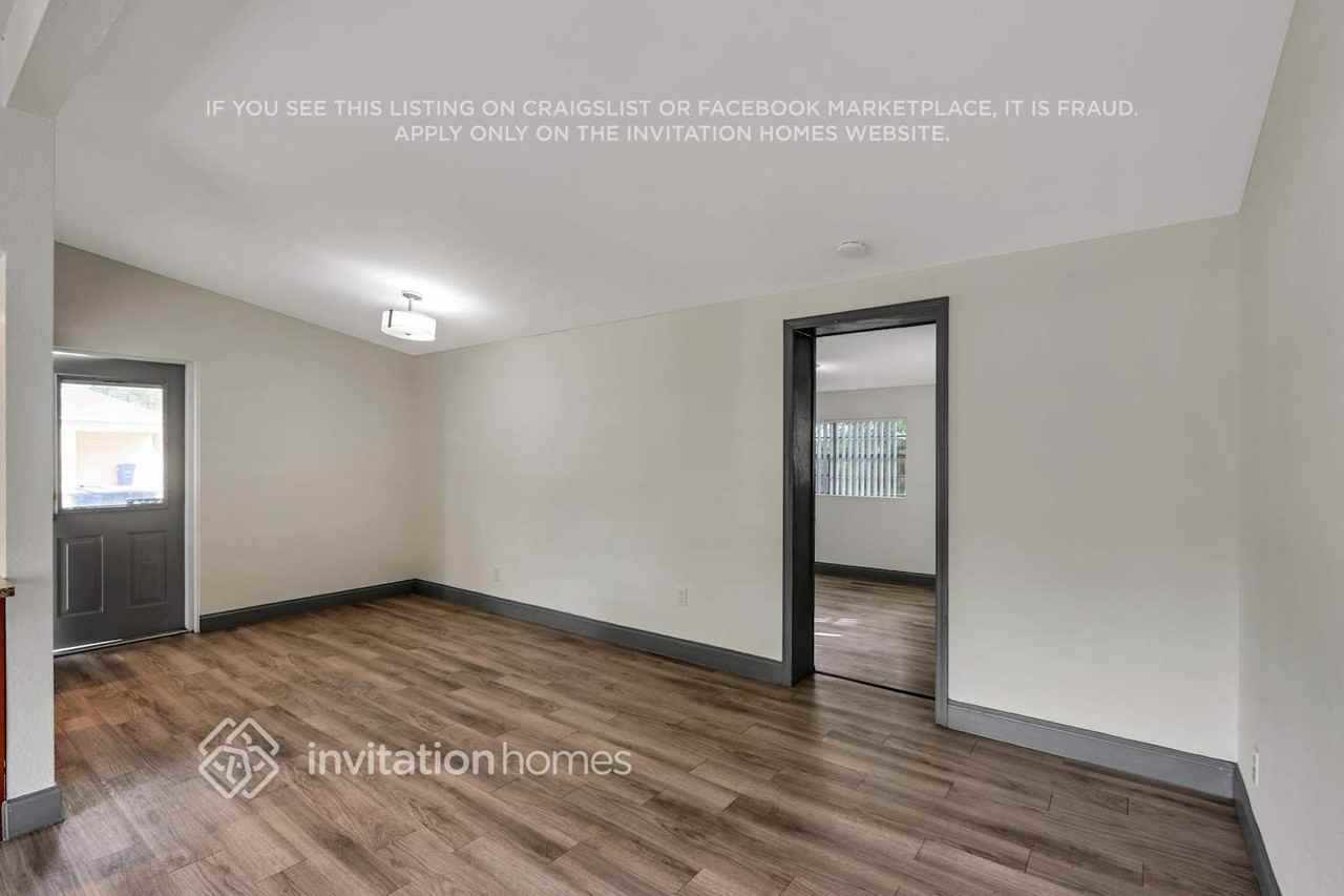 3510 N 35th St - Photo 3 of 22