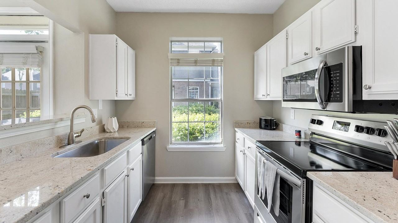 2000 Aureum Drive - Photo 2 of 48
