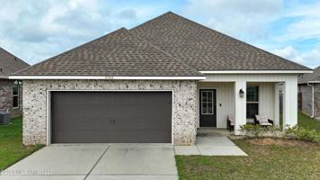 featured image of 3700 Victor Ln