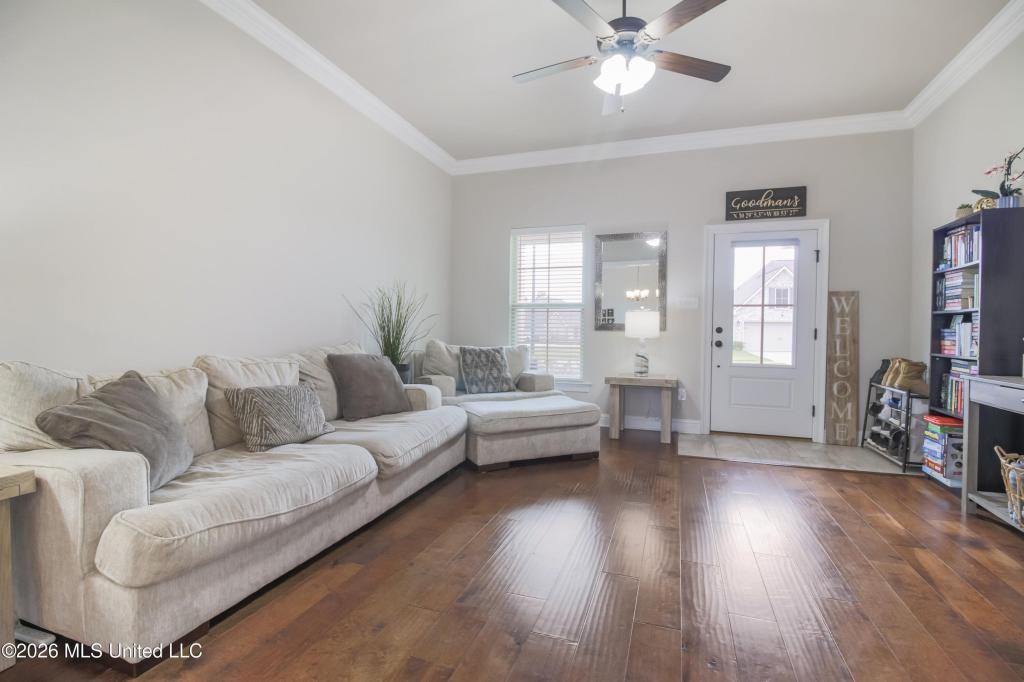 3700 Victor Ln - Photo 4 of 25