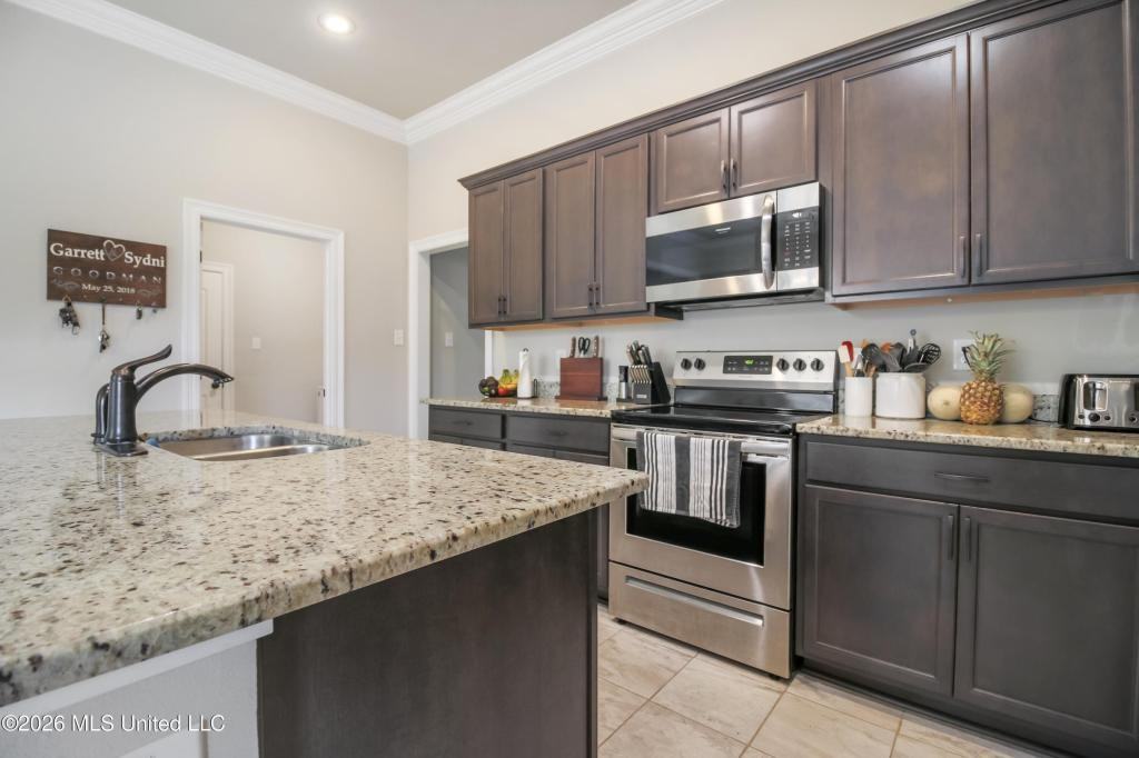 3700 Victor Ln - Photo 7 of 25