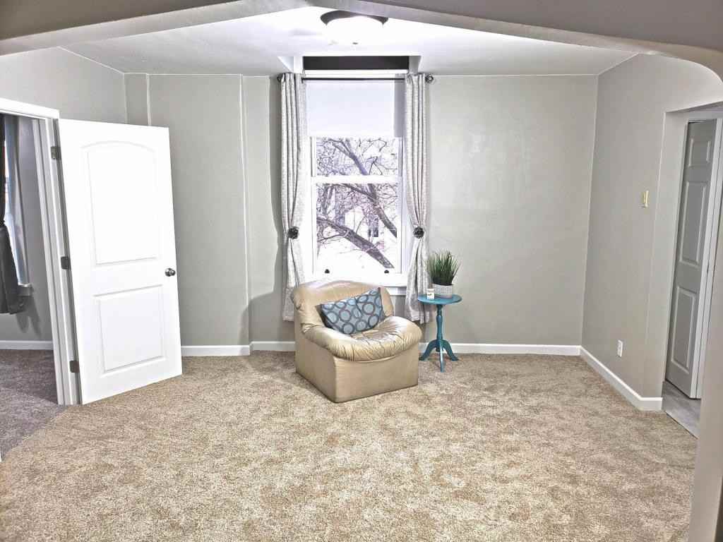 26 1/2 N Broadway St - Photo 5 of 8