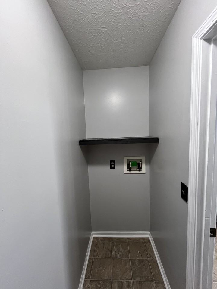213 Elas Ct #215 - Photo 5 of 17