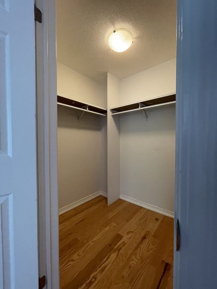 3664 Saint Clair Avenue East - Photo 4 of 11