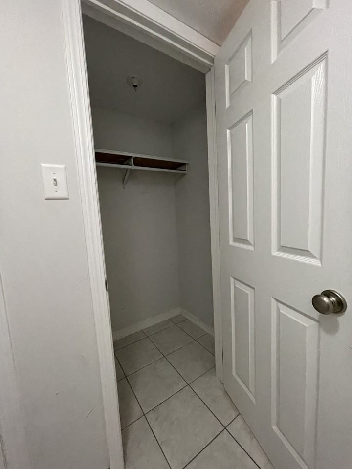 3664 Saint Clair Avenue East - Photo 5 of 11