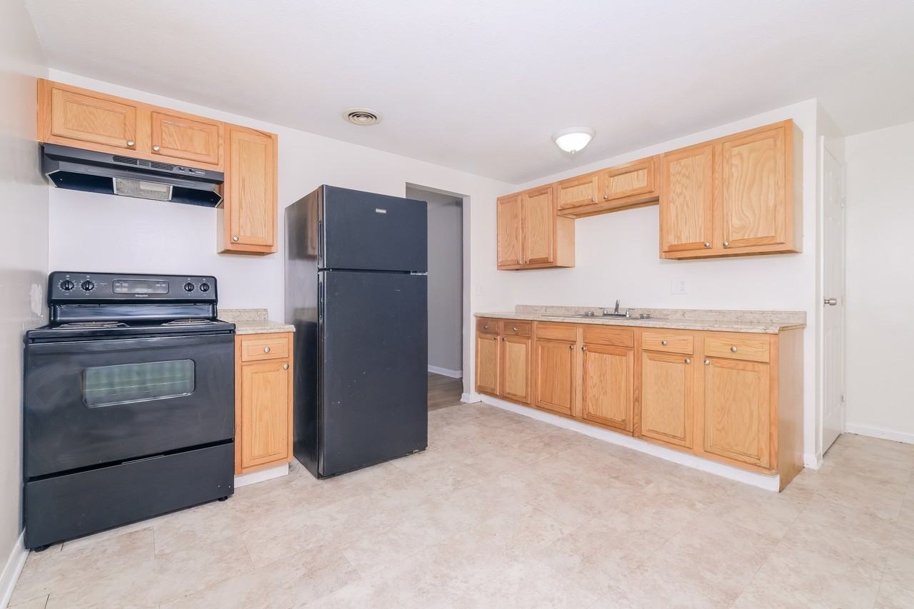 2163 Balford Sq E - Photo 7 of 15