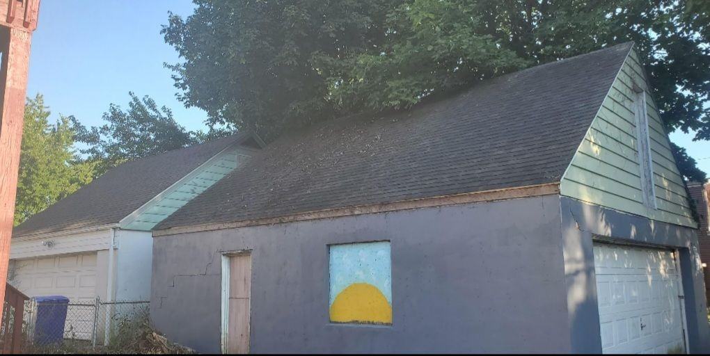 258 Sedgewick Ave - Photo 2 of 3