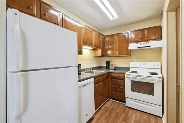 53 Antigua Dr ##D - Photo 5 of 11