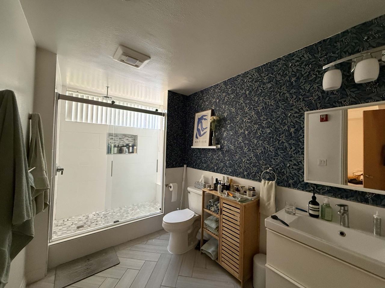 424 South Holt Avenue #101 - Photo 7 of 13