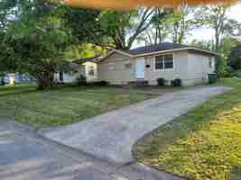featured image of 9110 Woodford Dr
