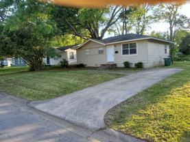 9110 Woodford Dr - Photo 1 of 1