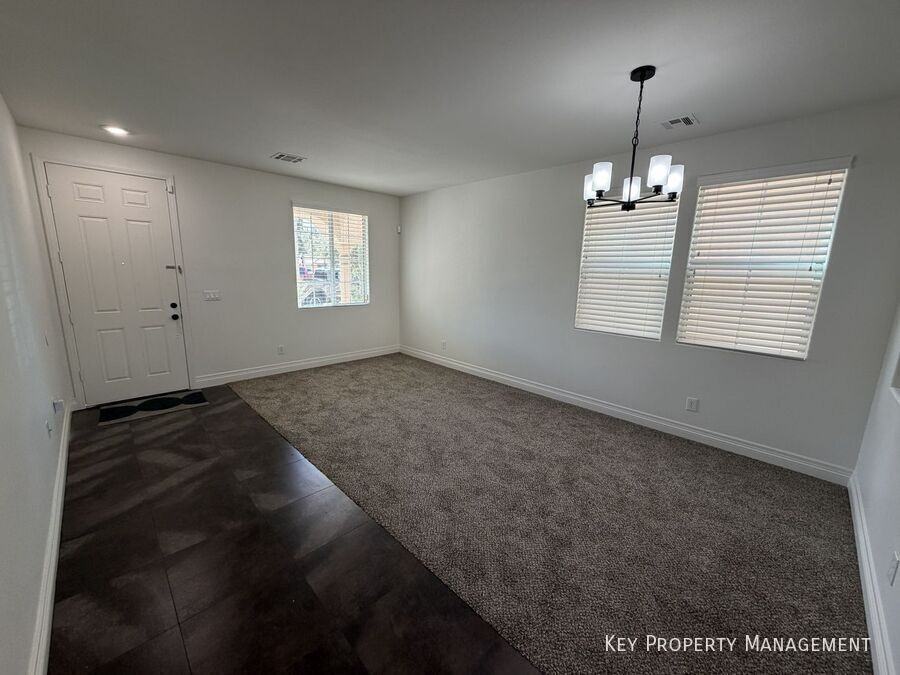 11211 Fort Vasquez St - Photo 5 of 23