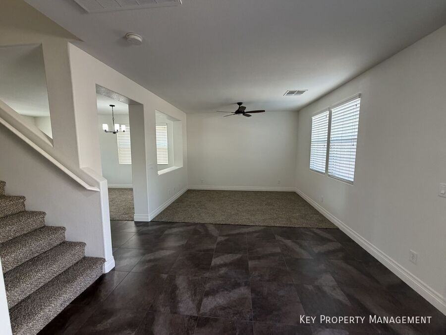 11211 Fort Vasquez St - Photo 6 of 23