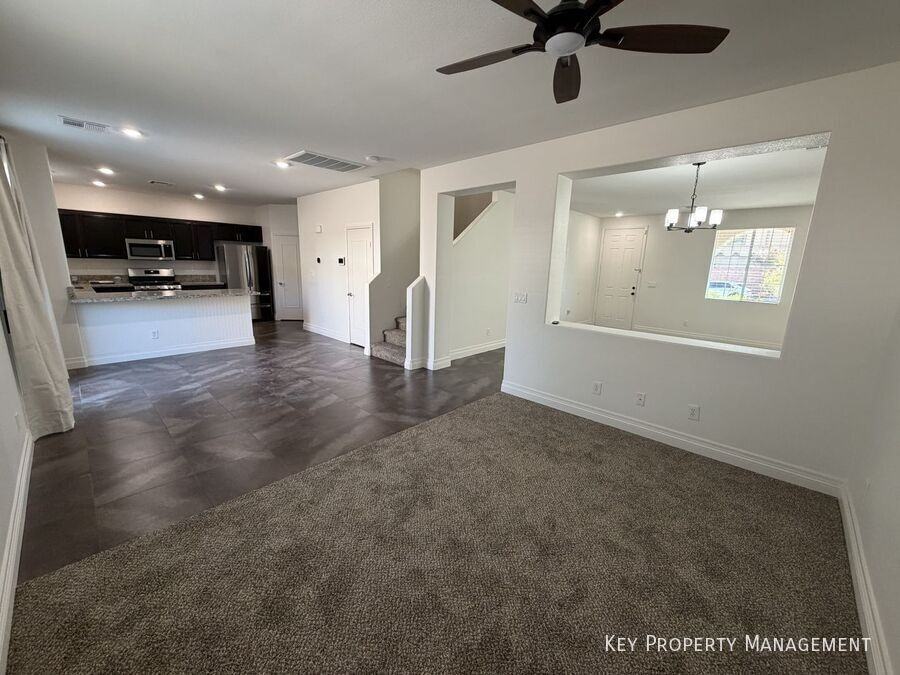 11211 Fort Vasquez St - Photo 7 of 23