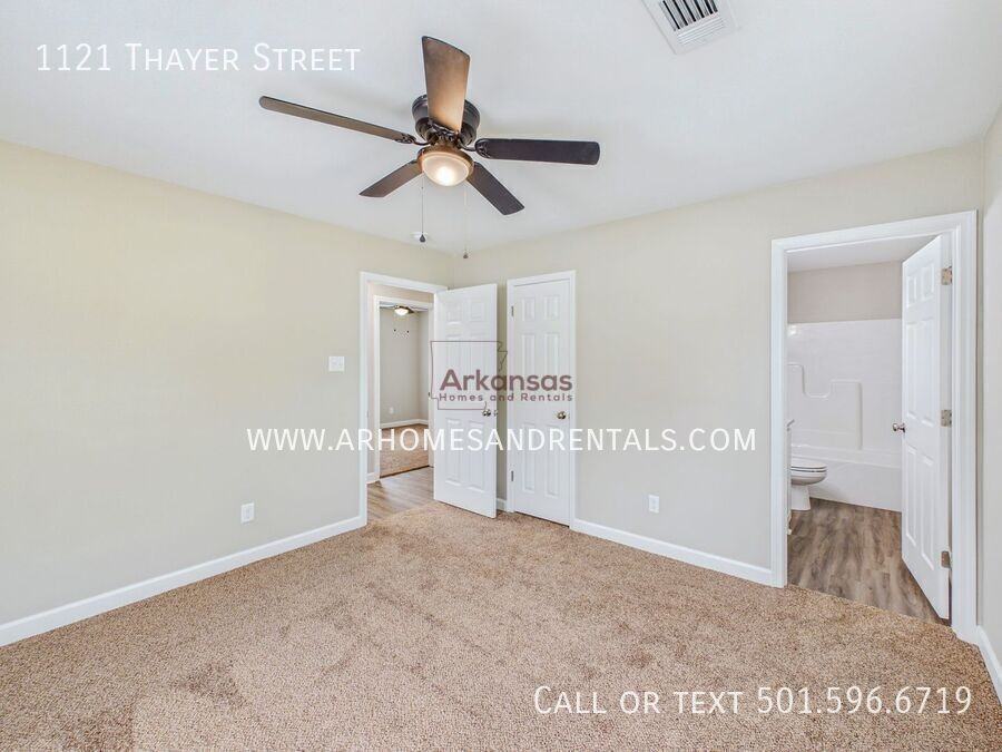1121 Thayer St - Photo 7 of 15