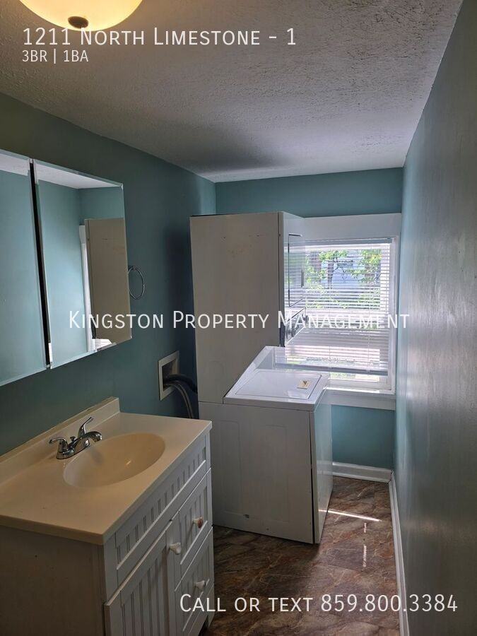 1211 N Limestone #1 - Photo 6 of 9